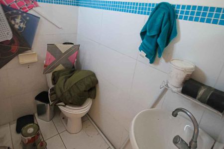 Casa à venda com 140m², 3 quartos e 2 vagas Casa à venda com 140m², 3 quartos e 2 vagasLavabo do espaço goumert