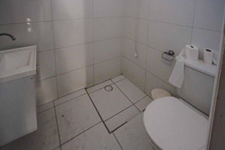 Casa à venda com 140m², 3 quartos e 2 vagas Casa à venda com 140m², 3 quartos e 2 vagasBanheiro Social