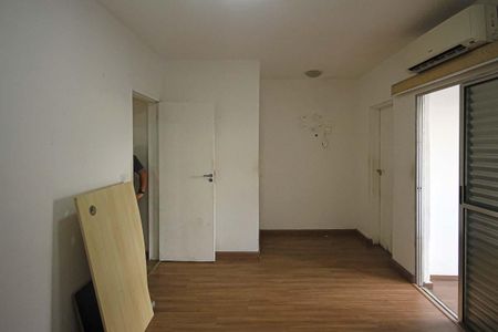 Casa à venda com 140m², 3 quartos e 2 vagas Casa à venda com 140m², 3 quartos e 2 vagasSuite