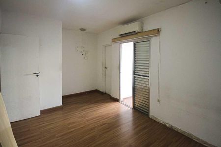 Casa à venda com 140m², 3 quartos e 2 vagas Casa à venda com 140m², 3 quartos e 2 vagasSuite