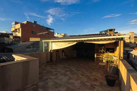 Casa à venda com 140m², 3 quartos e 2 vagas Casa à venda com 140m², 3 quartos e 2 vagasEspaço Gourmet