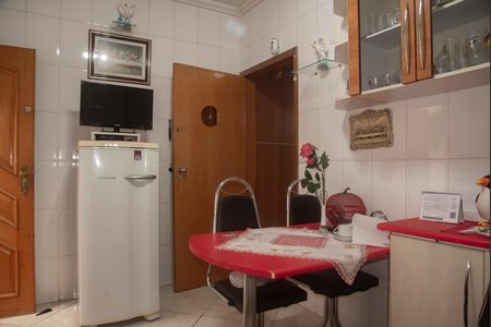 Casa à venda com 119m², 3 quartos e 2 vagasCozinha