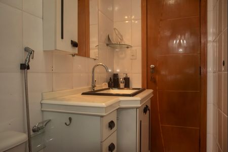 Casa à venda com 119m², 3 quartos e 2 vagasBanheiro