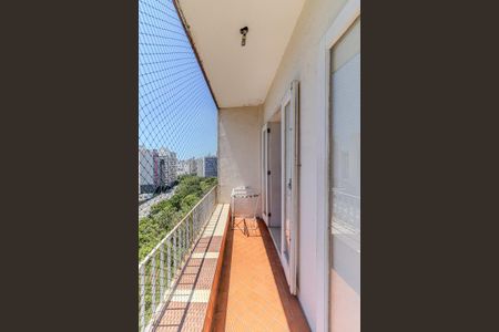 Apartamento à venda com 98m², 2 quartos e sem vaga Apartamento à venda com 98m², 2 quartos e sem vagaVaranda