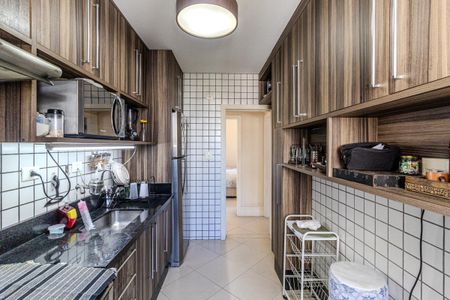 Apartamento à venda com 98m², 2 quartos e sem vaga Apartamento à venda com 98m², 2 quartos e sem vagaCozinha