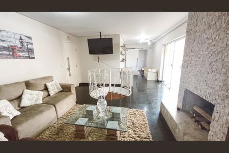 Apartamento à venda com 187m², 4 quartos e 3 vagas Apartamento à venda com 187m², 4 quartos e 3 vagasSala 2