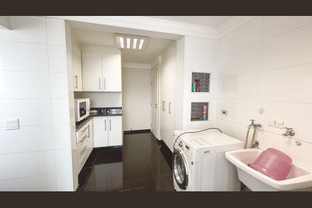Apartamento à venda com 187m², 4 quartos e 3 vagas Apartamento à venda com 187m², 4 quartos e 3 vagasÁrea de Serviço