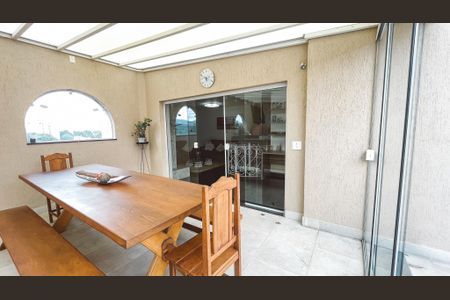 Apartamento à venda com 187m², 4 quartos e 3 vagas Apartamento à venda com 187m², 4 quartos e 3 vagasCobertura
