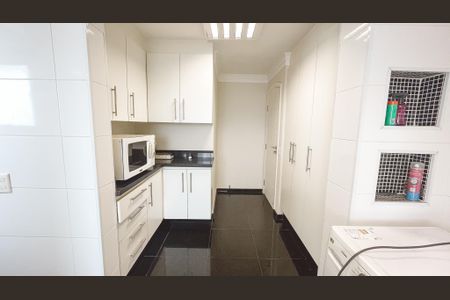Apartamento à venda com 187m², 4 quartos e 3 vagas Apartamento à venda com 187m², 4 quartos e 3 vagasÁrea de Serviço