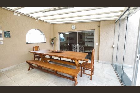 Apartamento à venda com 187m², 4 quartos e 3 vagas Apartamento à venda com 187m², 4 quartos e 3 vagasCobertura