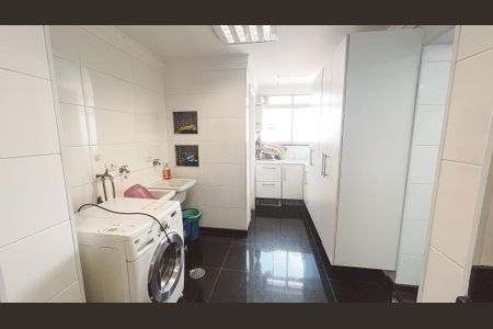 Apartamento à venda com 187m², 4 quartos e 3 vagas Apartamento à venda com 187m², 4 quartos e 3 vagasÁrea de Serviço