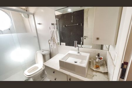Apartamento à venda com 187m², 4 quartos e 3 vagas Apartamento à venda com 187m², 4 quartos e 3 vagasBanheiro da Suíte