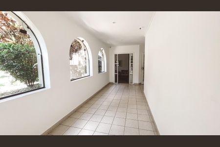 Apartamento à venda com 187m², 4 quartos e 3 vagas Apartamento à venda com 187m², 4 quartos e 3 vagasHall de entrada