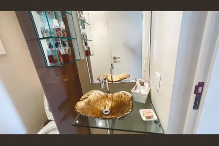Apartamento à venda com 187m², 4 quartos e 3 vagas Apartamento à venda com 187m², 4 quartos e 3 vagasLavabo