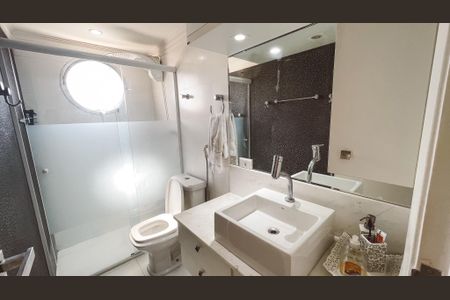 Apartamento à venda com 187m², 4 quartos e 3 vagas Apartamento à venda com 187m², 4 quartos e 3 vagasBanheiro da Suíte