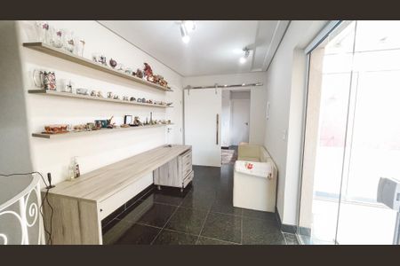 Apartamento à venda com 187m², 4 quartos e 3 vagas Apartamento à venda com 187m², 4 quartos e 3 vagasSala 2