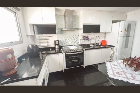 Apartamento à venda com 187m², 4 quartos e 3 vagas Apartamento à venda com 187m², 4 quartos e 3 vagasCozinha