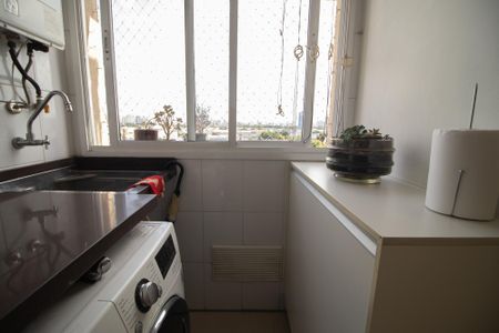 Apartamento à venda com 63m², 2 quartos e 1 vaga Apartamento à venda com 63m², 2 quartos e 1 vagaCozinha e Área de Serviço