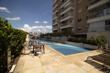 Apartamento à venda com 63m², 2 quartos e 1 vaga Apartamento à venda com 63m², 2 quartos e 1 vagaÁrea comum - Piscina