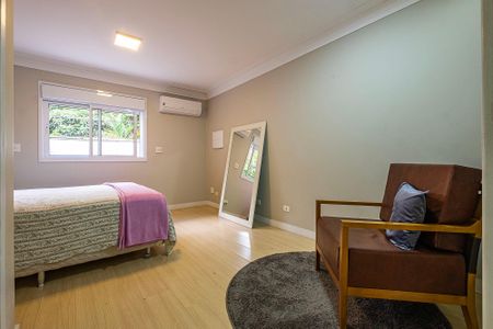 Casa à venda com 284m², 4 quartos e 4 vagas Casa à venda com 284m², 4 quartos e 4 vagasCasa 1 - Suíte