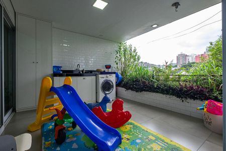 Casa à venda com 284m², 4 quartos e 4 vagas Casa à venda com 284m², 4 quartos e 4 vagasCasa 1 - Área Gourmet