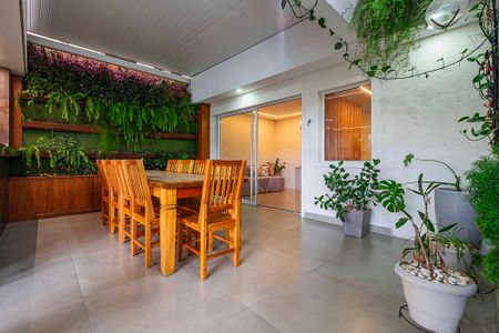 Casa à venda com 284m², 4 quartos e 4 vagas Casa à venda com 284m², 4 quartos e 4 vagasCasa 1 - Área Gourmet