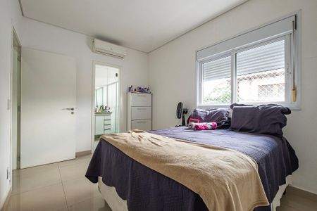 Casa à venda com 284m², 4 quartos e 4 vagas Casa à venda com 284m², 4 quartos e 4 vagasCasa 2 - Suíte