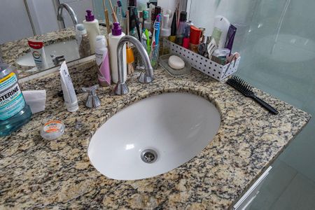 Casa à venda com 284m², 4 quartos e 4 vagas Casa à venda com 284m², 4 quartos e 4 vagasCasa 2 - Suíte Banheiro