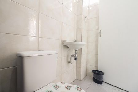 Casa para alugar com 105m², 2 quartos e 1 vaga Casa para alugar com 105m², 2 quartos e 1 vagaBanheiro Suíte