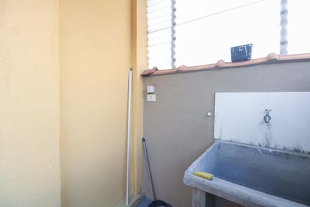 Casa para alugar com 105m², 2 quartos e 1 vaga Casa para alugar com 105m², 2 quartos e 1 vagaÁrea de Serviço