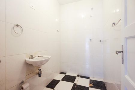 Casa para alugar com 105m², 2 quartos e 1 vaga Casa para alugar com 105m², 2 quartos e 1 vagaBanheiro Social