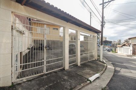 Casa para alugar com 105m², 2 quartos e 1 vaga Casa para alugar com 105m², 2 quartos e 1 vagaFachada