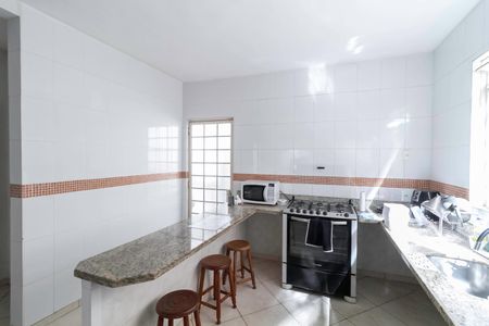 Casa à venda com 442m², 3 quartos e 3 vagasCasa 2 - Cozinha 
