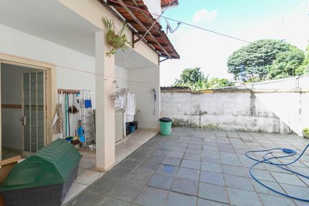 Casa à venda com 442m², 3 quartos e 3 vagasCasa 2 - Quintal