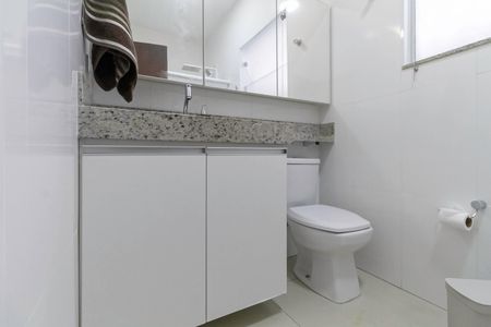 Casa à venda com 442m², 3 quartos e 3 vagasCasa 1 - Banheiro social 