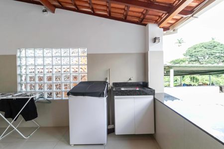 Casa à venda com 442m², 3 quartos e 3 vagasÁrea de serviço 