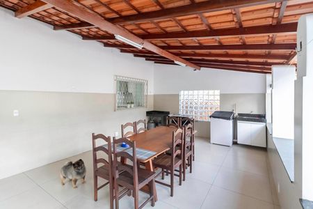 Casa à venda com 442m², 3 quartos e 3 vagasÁrea de serviço 