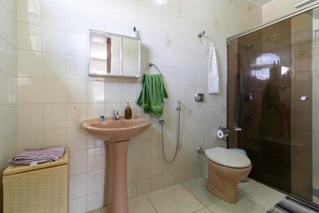 Casa à venda com 442m², 3 quartos e 3 vagasCasa 2 - Banheiro da suíte 