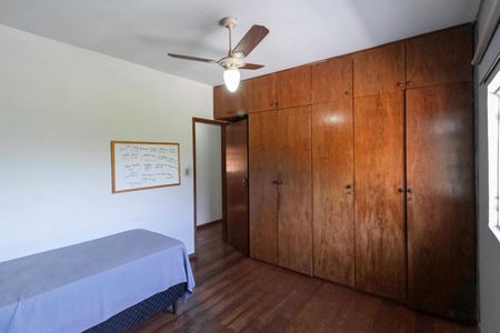 Casa à venda com 442m², 3 quartos e 3 vagasCasa 2 - Quarto 1