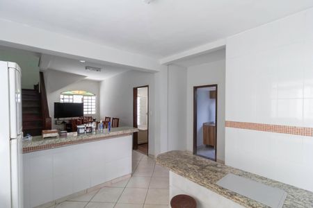 Casa à venda com 442m², 3 quartos e 3 vagasCasa 2 - Cozinha 