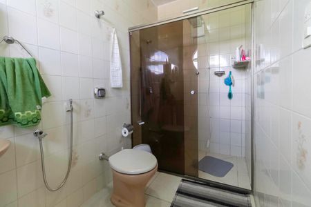 Casa à venda com 442m², 3 quartos e 3 vagasCasa 2 - Banheiro da suíte 