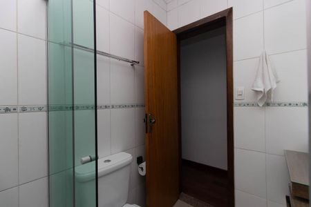Casa à venda com 150m², 3 quartos e 2 vagas Casa à venda com 150m², 3 quartos e 2 vagasBanheiro da Suíte