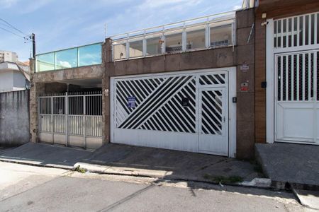 Casa à venda com 150m², 3 quartos e 2 vagas Casa à venda com 150m², 3 quartos e 2 vagasFachada