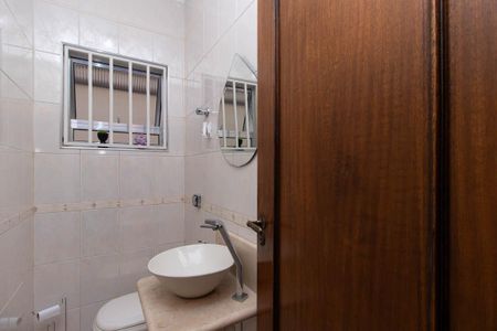 Casa à venda com 150m², 3 quartos e 2 vagas Casa à venda com 150m², 3 quartos e 2 vagasLavabo