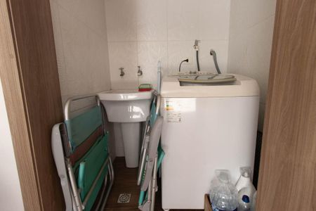 Casa à venda com 150m², 3 quartos e 2 vagas Casa à venda com 150m², 3 quartos e 2 vagasÁrea de Serviço