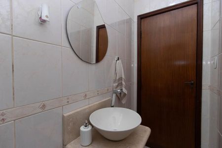 Casa à venda com 150m², 3 quartos e 2 vagas Casa à venda com 150m², 3 quartos e 2 vagasLavabo