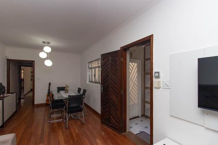 Casa à venda com 150m², 3 quartos e 2 vagas Casa à venda com 150m², 3 quartos e 2 vagasSala