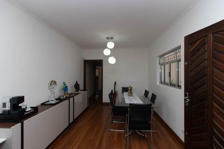 Casa à venda com 150m², 3 quartos e 2 vagas Casa à venda com 150m², 3 quartos e 2 vagasSala