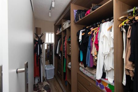 Casa à venda com 150m², 3 quartos e 2 vagas Casa à venda com 150m², 3 quartos e 2 vagasCloset da suíte