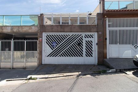 Casa à venda com 150m², 3 quartos e 2 vagas Casa à venda com 150m², 3 quartos e 2 vagasFachada